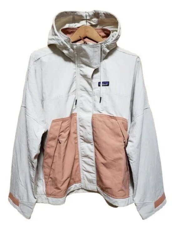 Patagonia Jackets & Blazers - NWT PATAGONIA Skysail Women's Hooded Jacket in Size M